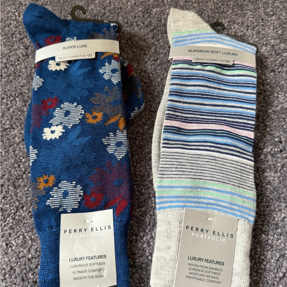 NWT 2 Pair Mens Perry Ellis‎ Floral Blue and Striped Blue Gray Dress Socks 7-12